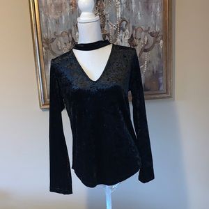 Velour V neck, faux choker black top